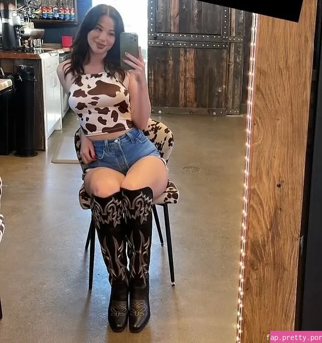 Yummy Emmy - Photo #37