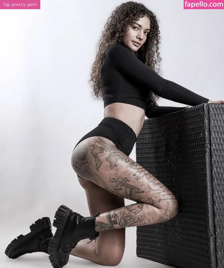 Yara Issy - Photo #06