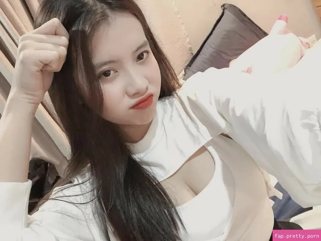 YiYi - Photo #12