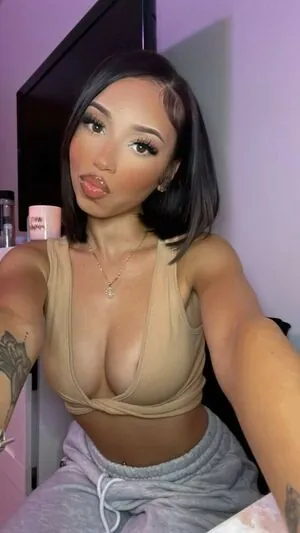 Y.lashae
