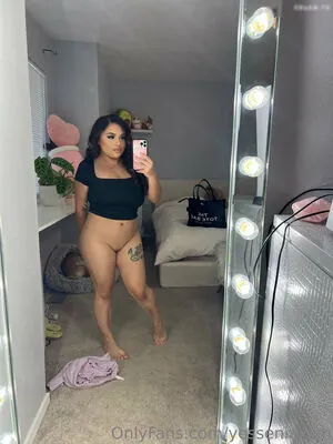 Yessenia Loch