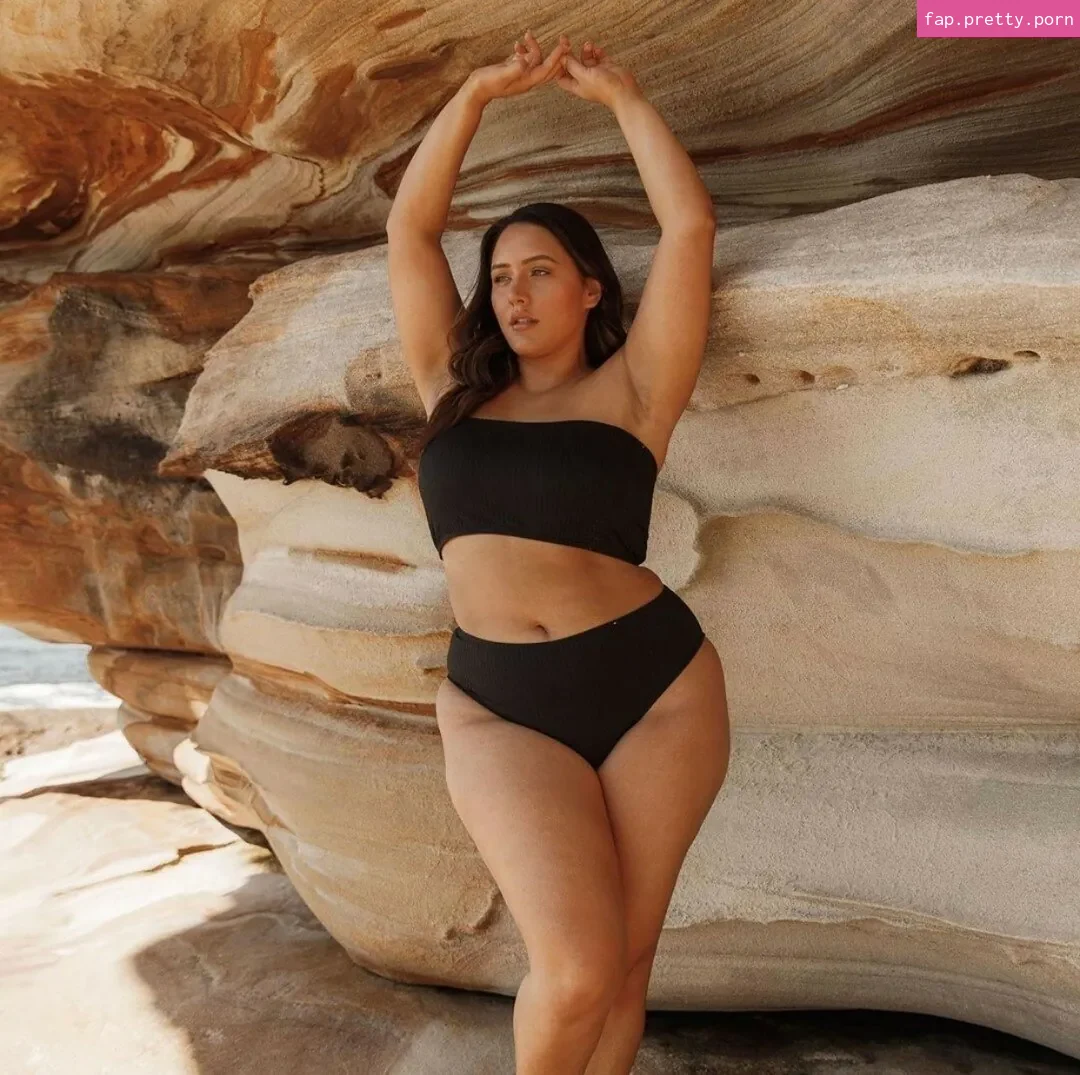 Yasmine MInovski - Photo #22