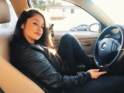 Yvette Monreal