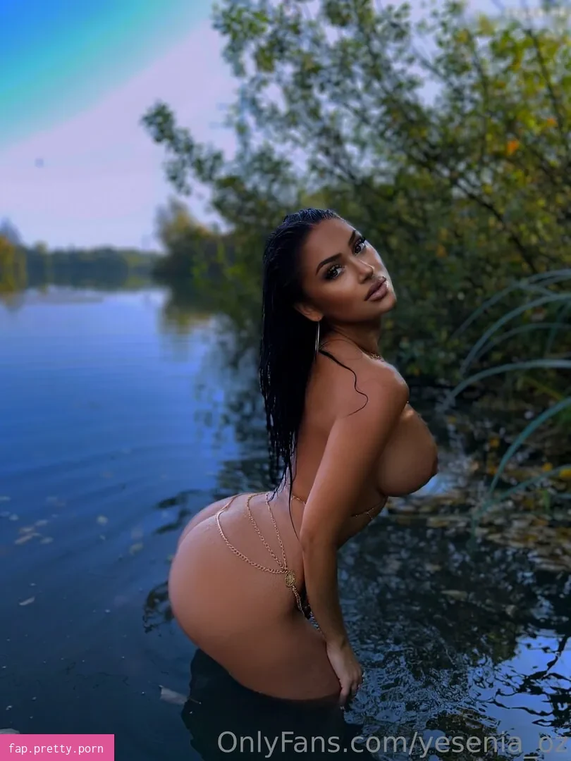 Yesenia Oz - Photo #21