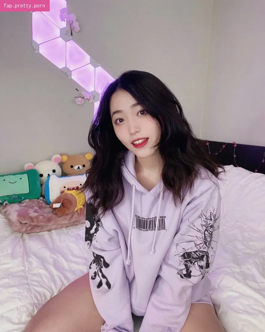 Yoojin - Photo #03
