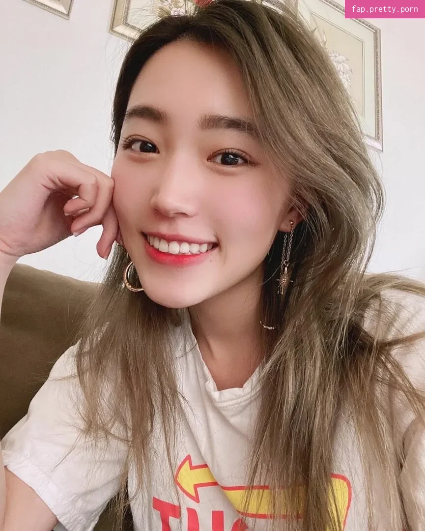 Yoojin - Photo #29
