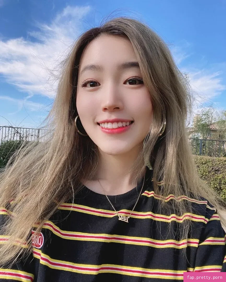 Yoojin - Photo #31