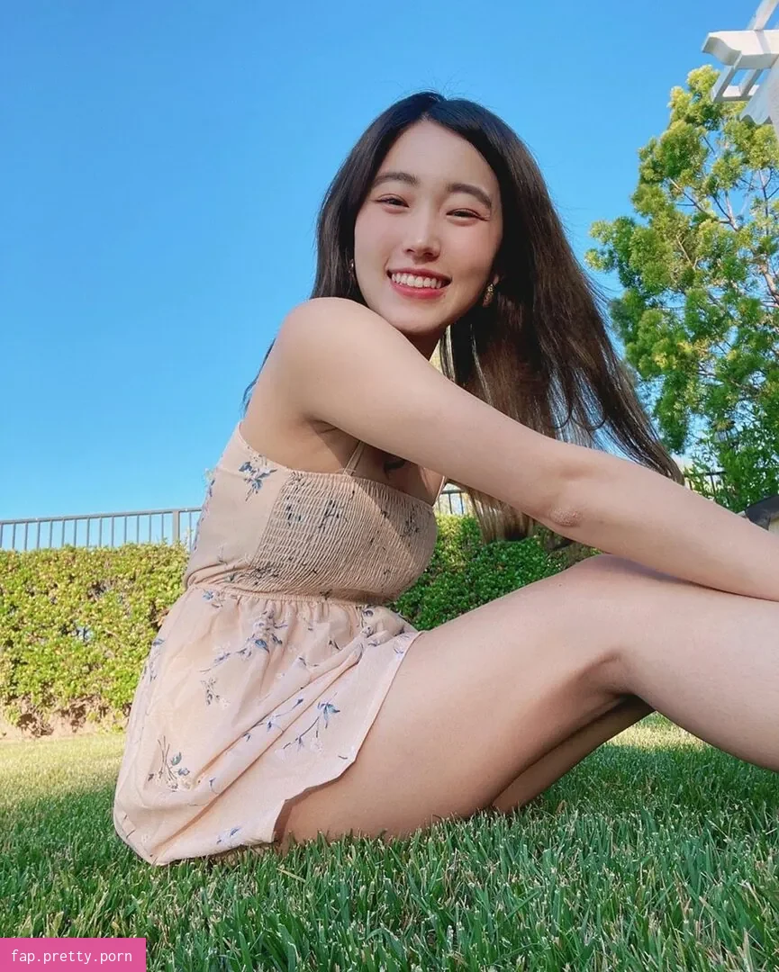 Yoojin - Photo #35