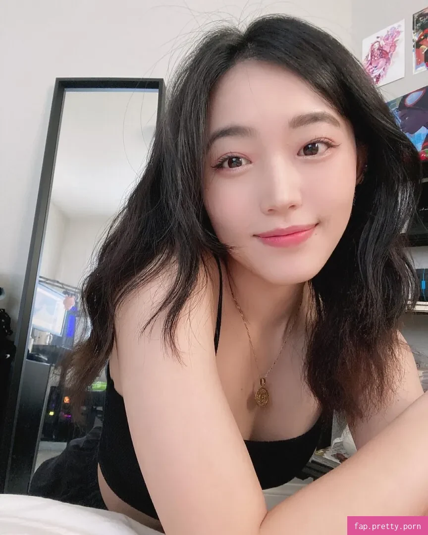 Yoojin - Photo #38
