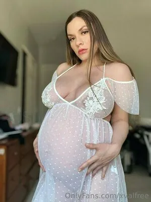yourgirlfriendval