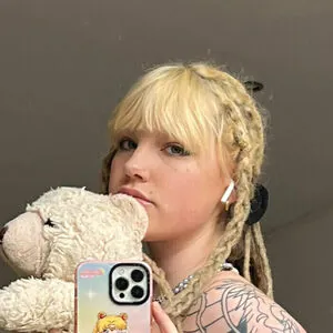 yourgirlnextdoorlau