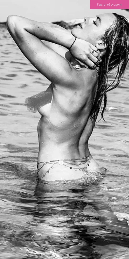 Yvonne Pferrer - Photo #12