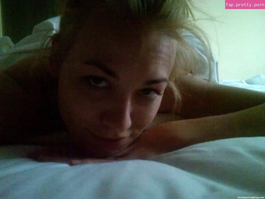 Yvonne Strahovski - Photo #26