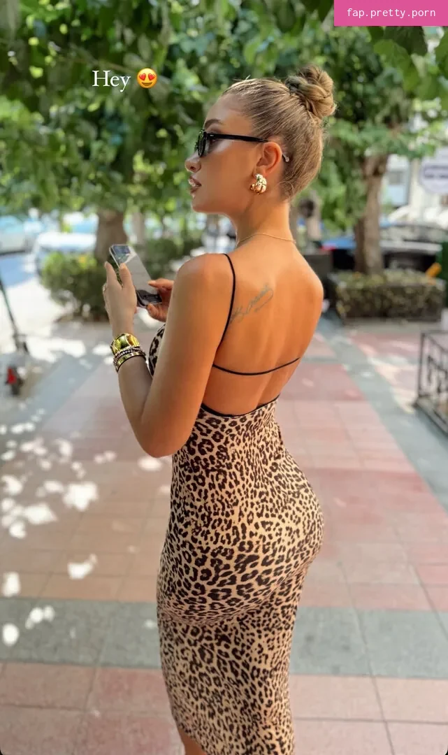 Özge Beyköylü - Photo #76