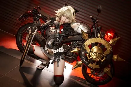 ZinieQ Cosplayer