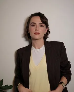 Zoey Deutch