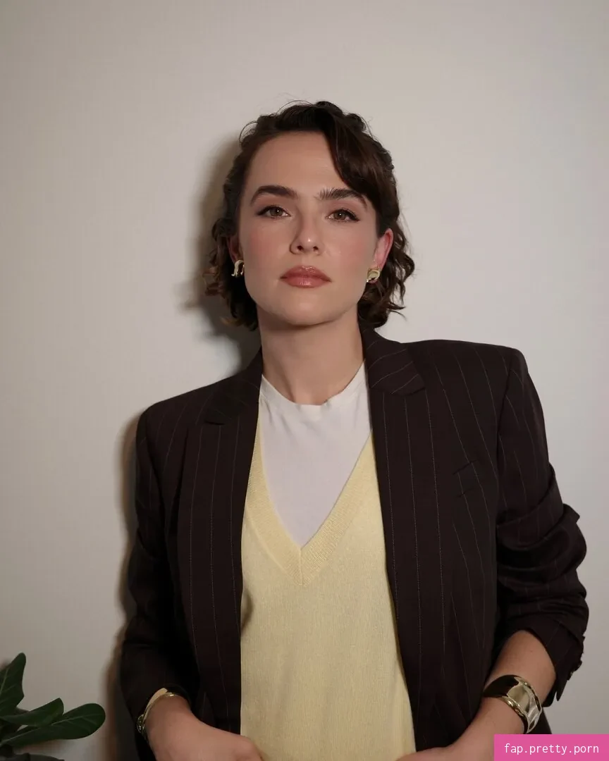 Zoey Deutch - Photo #33