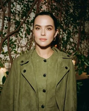 Zoey Deutch