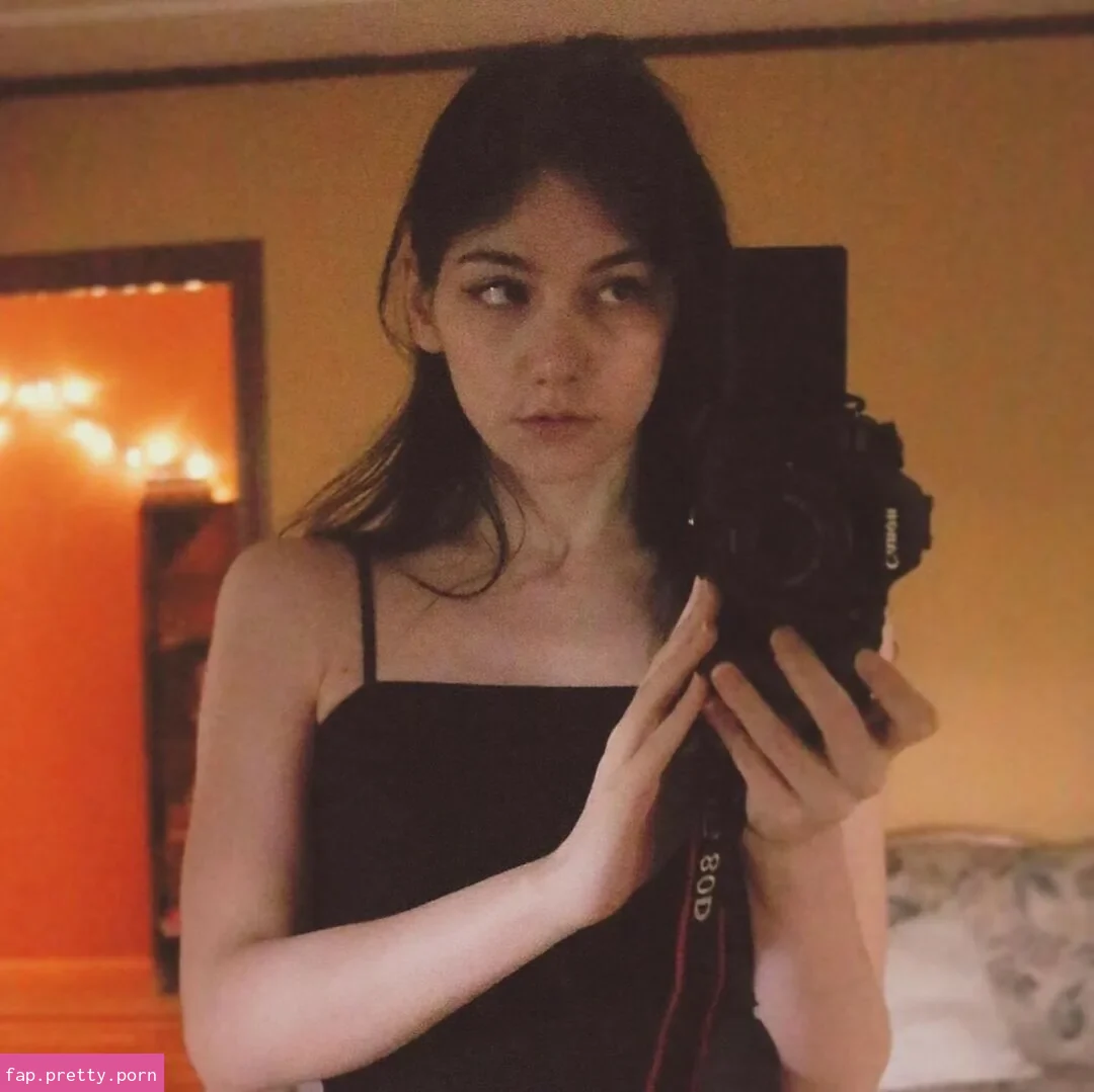 Zheanna Erose - Photo #16