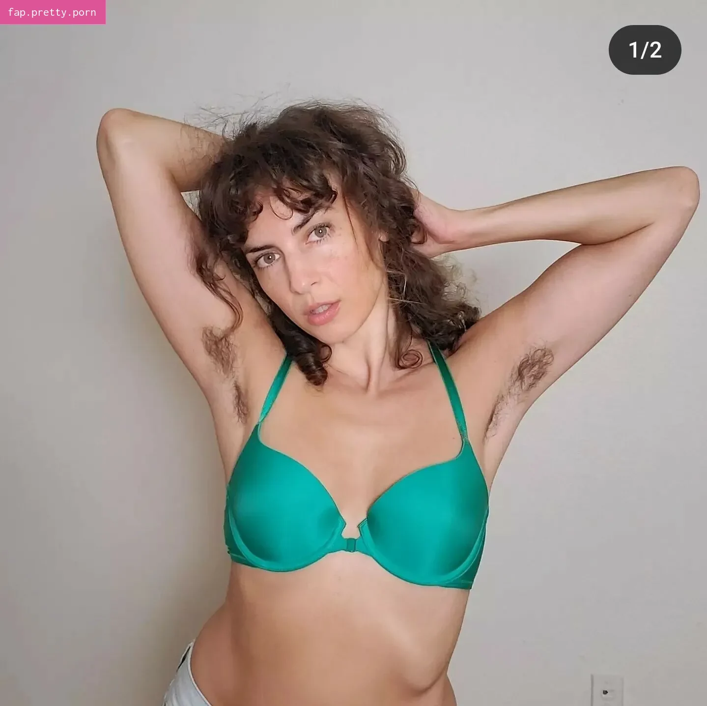 Zoe Farmingdale - Photo #01