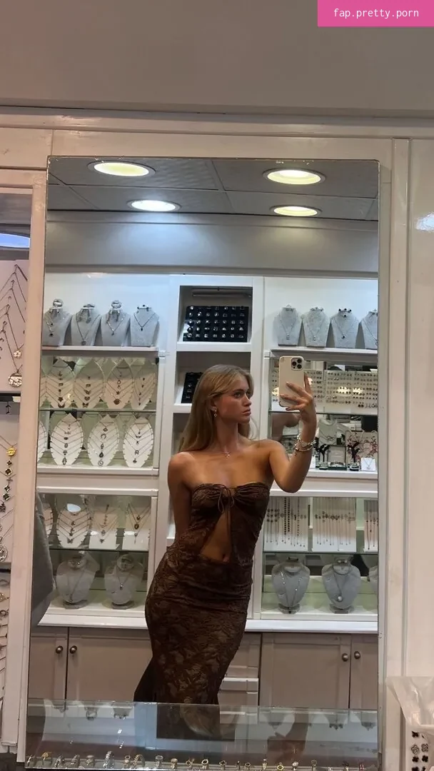 Zoe Kaeppele - Photo #08