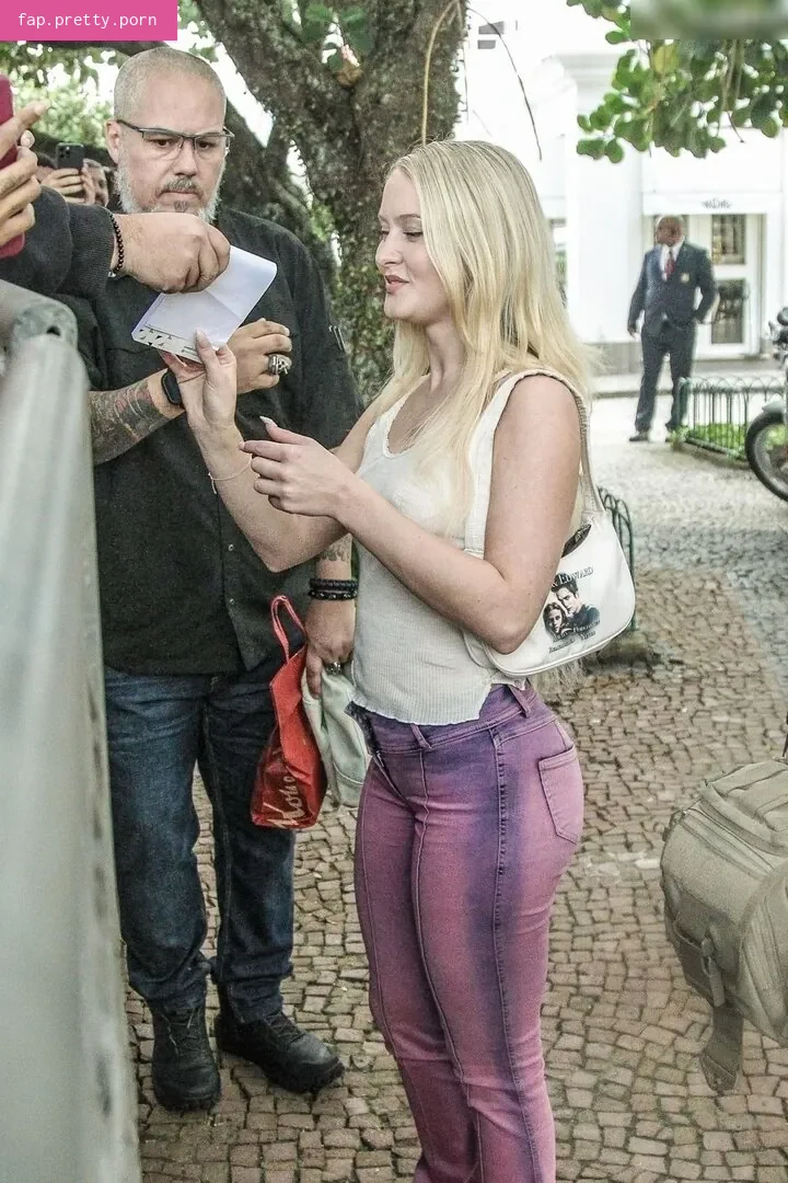 Zara Larsson - Photo #01