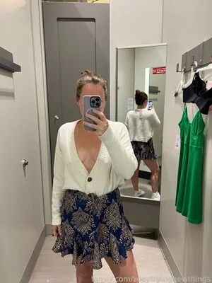 zoeytryingnewthings