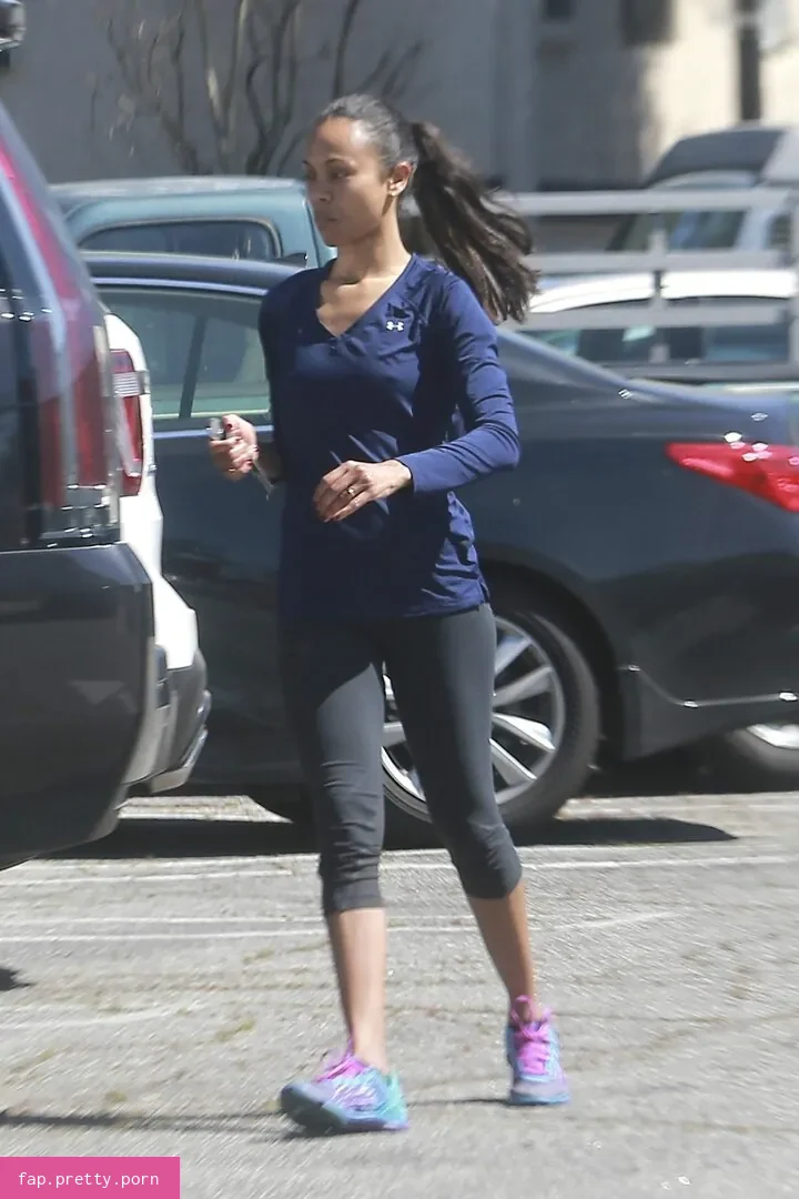 Zoe Saldana - Photo #06
