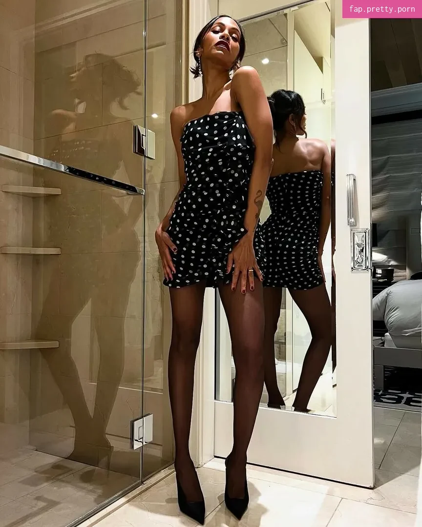 Zoe Saldana - Photo #18