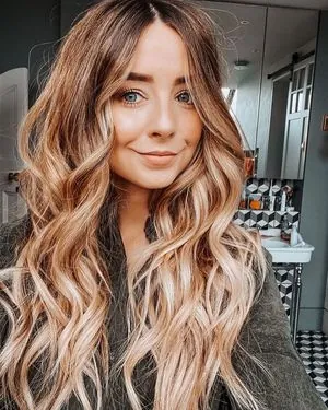 Zoë Sugg