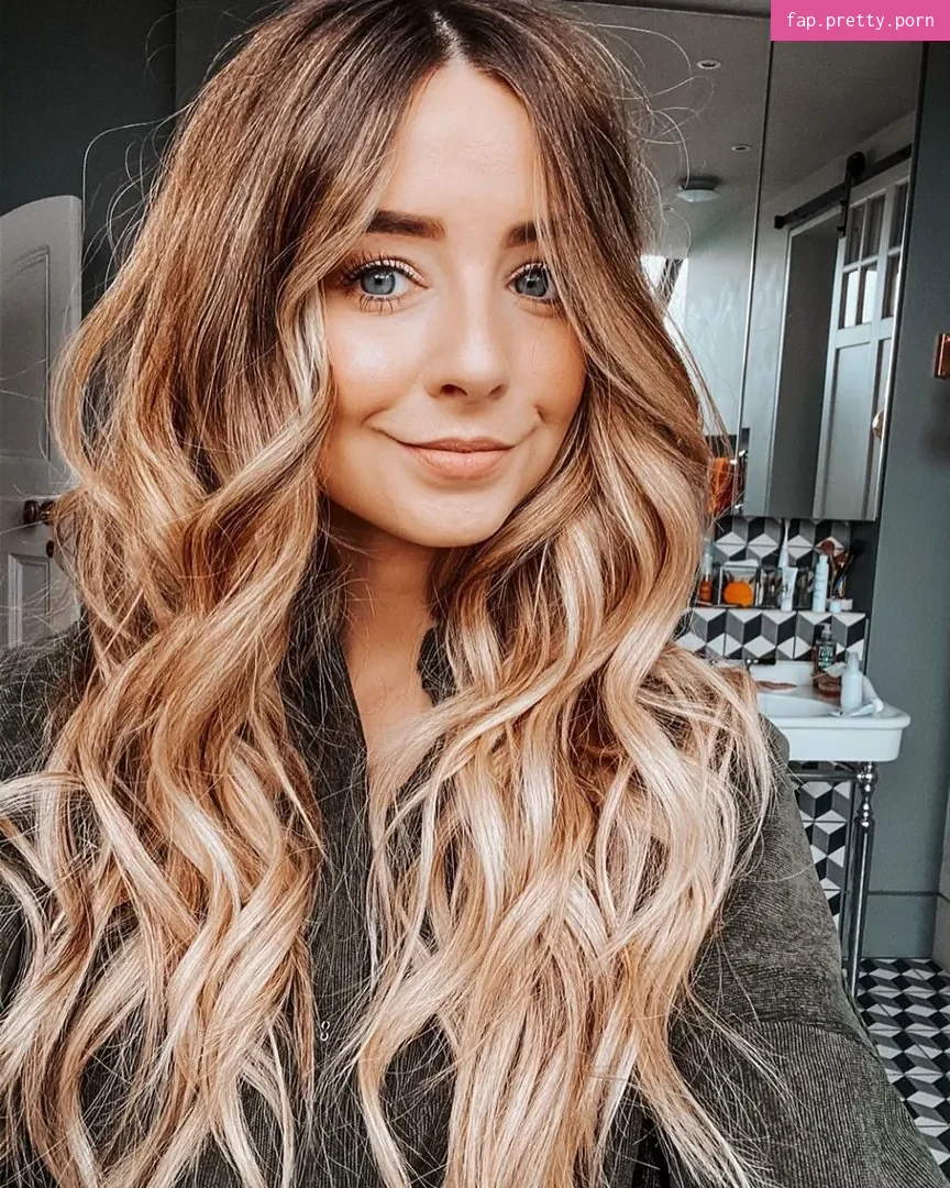 Zoë Sugg - Photo #04