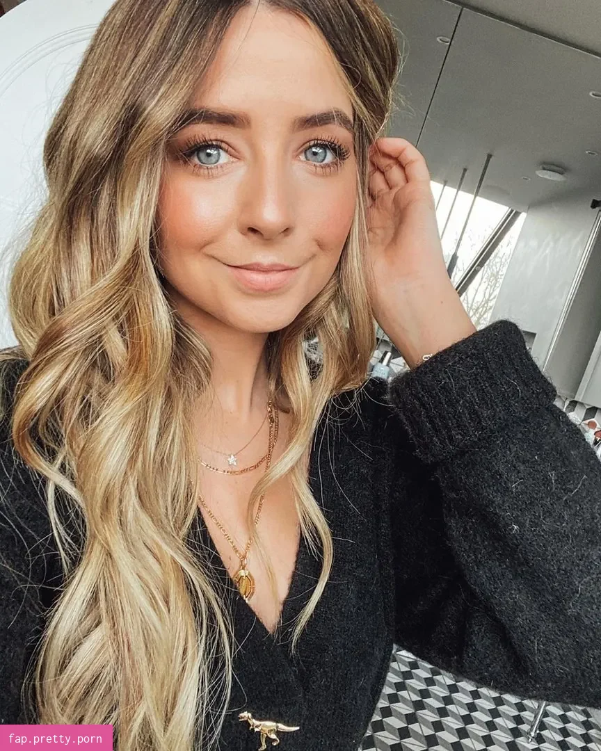 Zoë Sugg - Photo #06