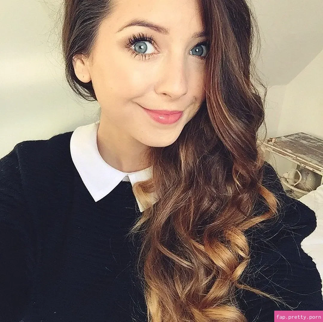 Zoë Sugg - Photo #14