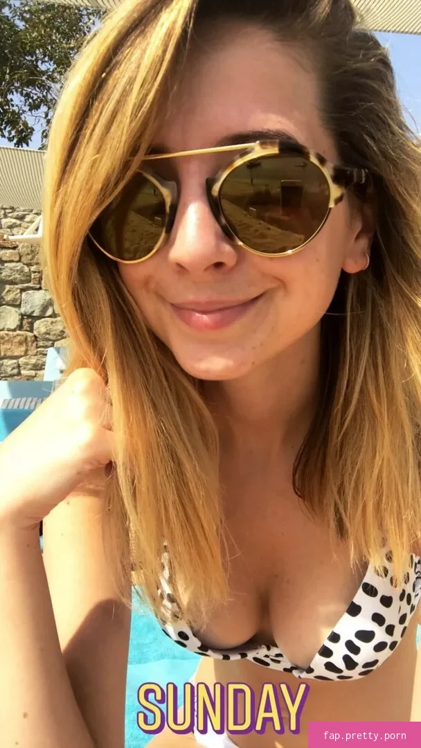 Zoë Sugg - Photo #57