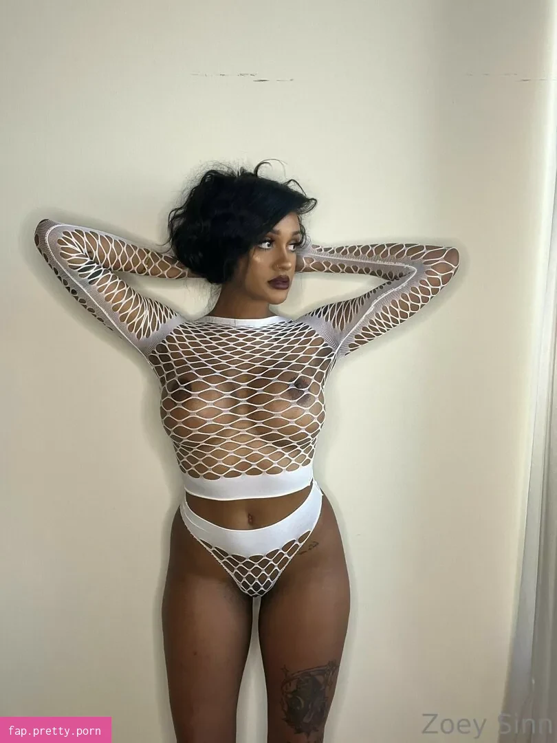 Zoey Sinn - Photo #07